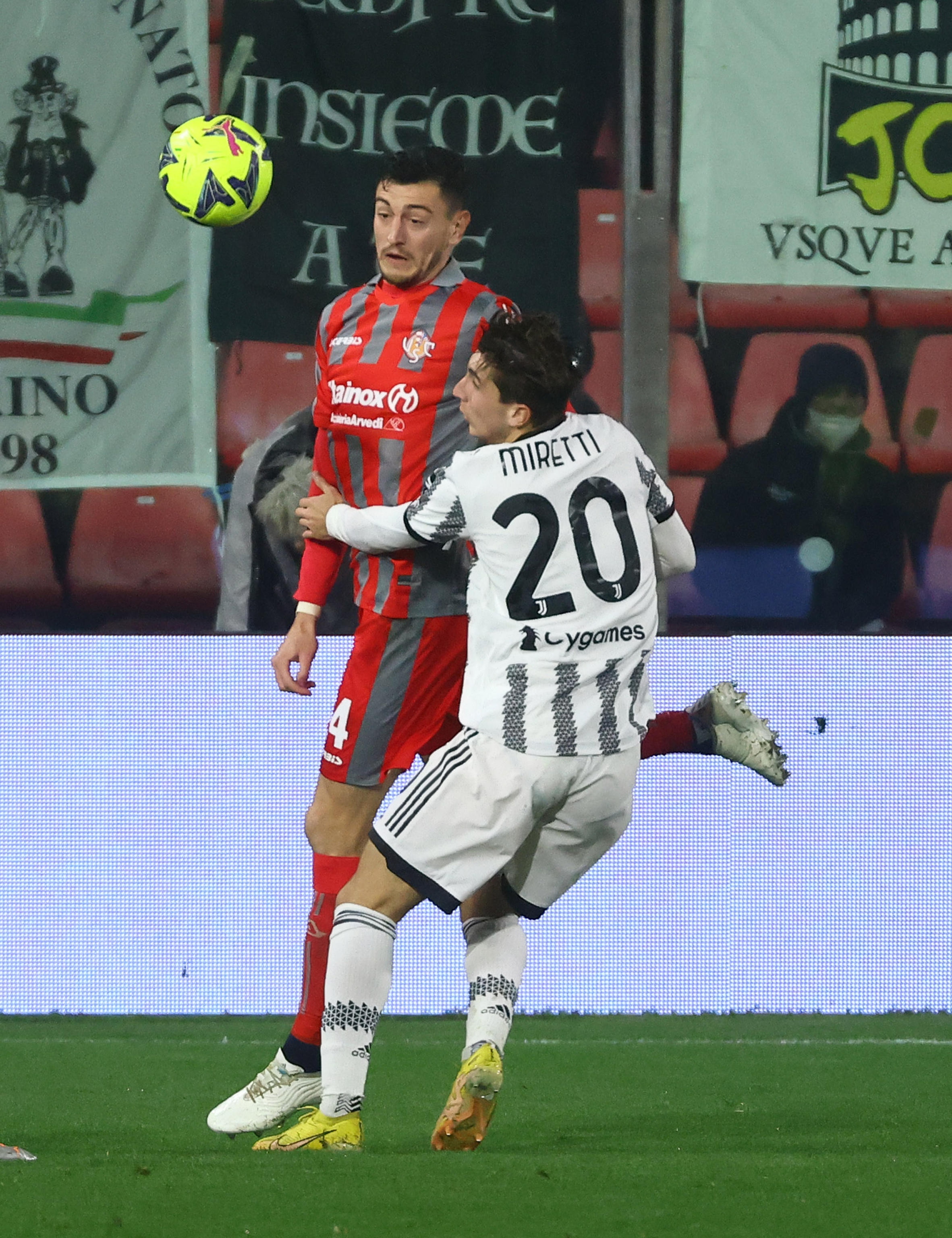 外代二线巴塞尔,尤文图斯vs克雷莫内塞首发阵容