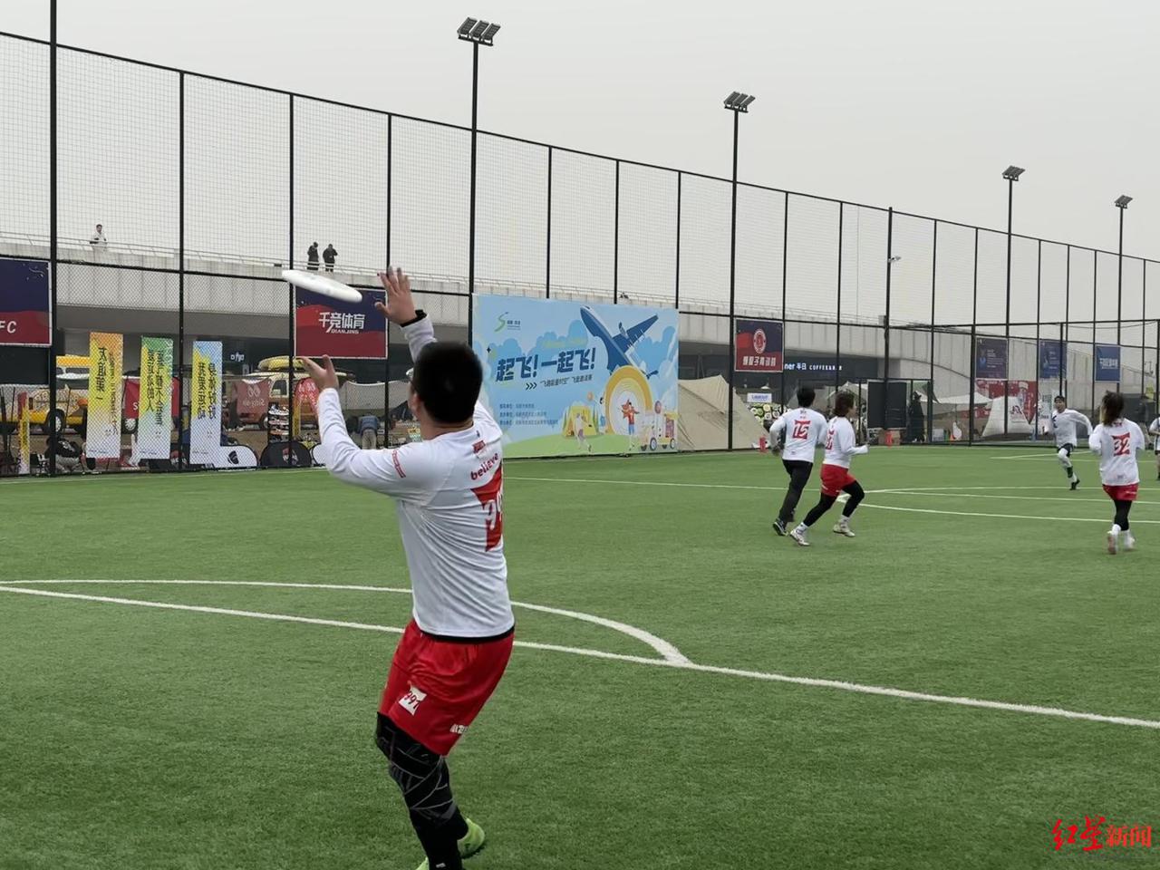 飞机和飞机竞速比赛,飞机和滑翔机比赛