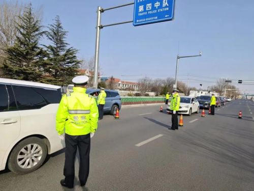 胶州交警春节“不打烊”！严查酒驾醉驾不松懈