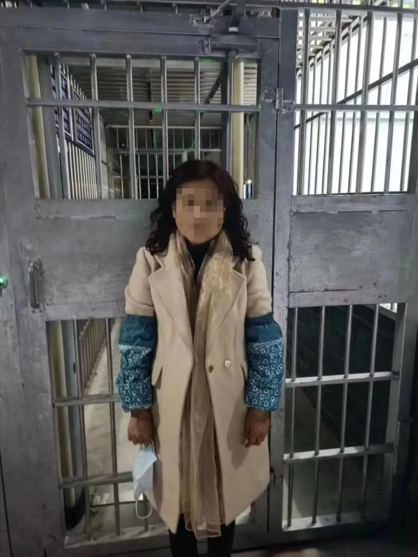 警惕这种“软性*品毒**”！一女子涉嫌非法勾兑售卖“咳嗽水”被刑拘！