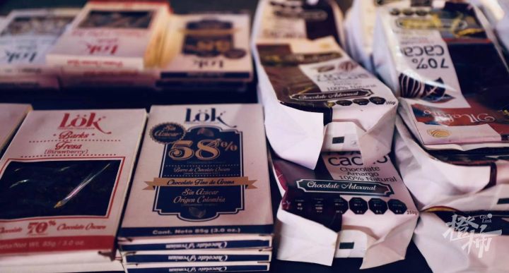 在武林路遇到泰国万金油，爱上英国海藻，进博会市集“有点东西”