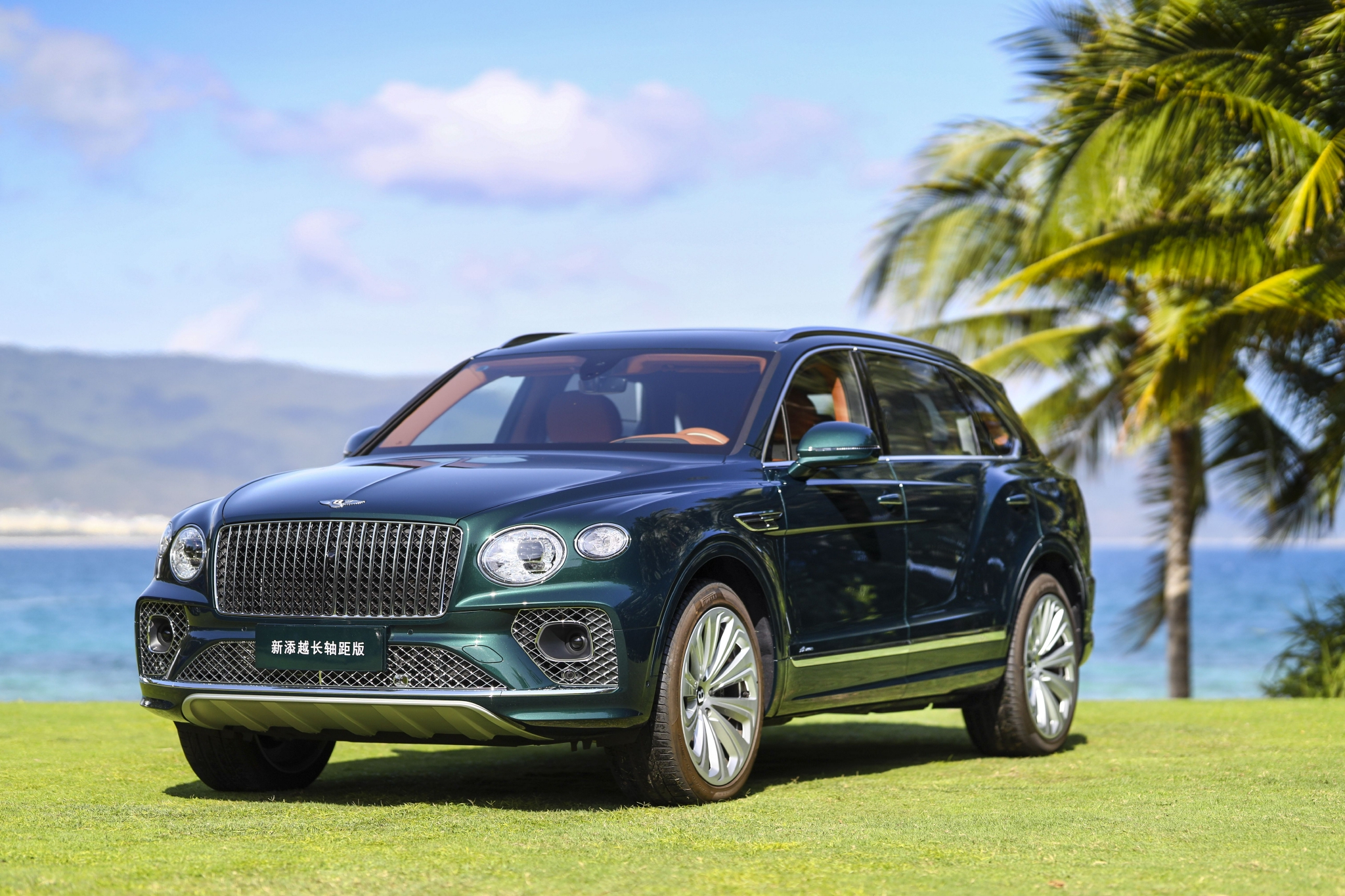 宾利添越bentaygaspeed,2023款宾利添越4.0黑武士落地价