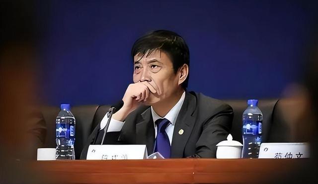 追热点丨陈戌源落马!推行的多项新政曾惹非议,上月公开表态支持足坛反腐