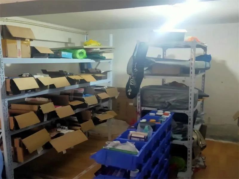 警方破获跨国运毒案,警方侦破特大邮寄毒品案