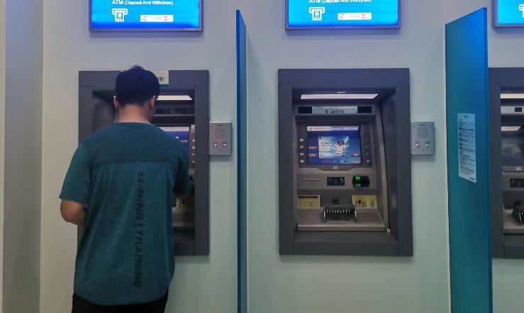 银行卡被atm吞了有什么影响吗,为什么银行卡被atm吞了银行不通知