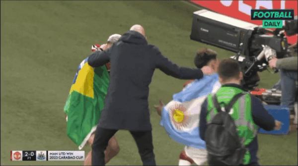 曼联时隔六年再夺冠军，主帅滕哈赫：下一个已经在路上了