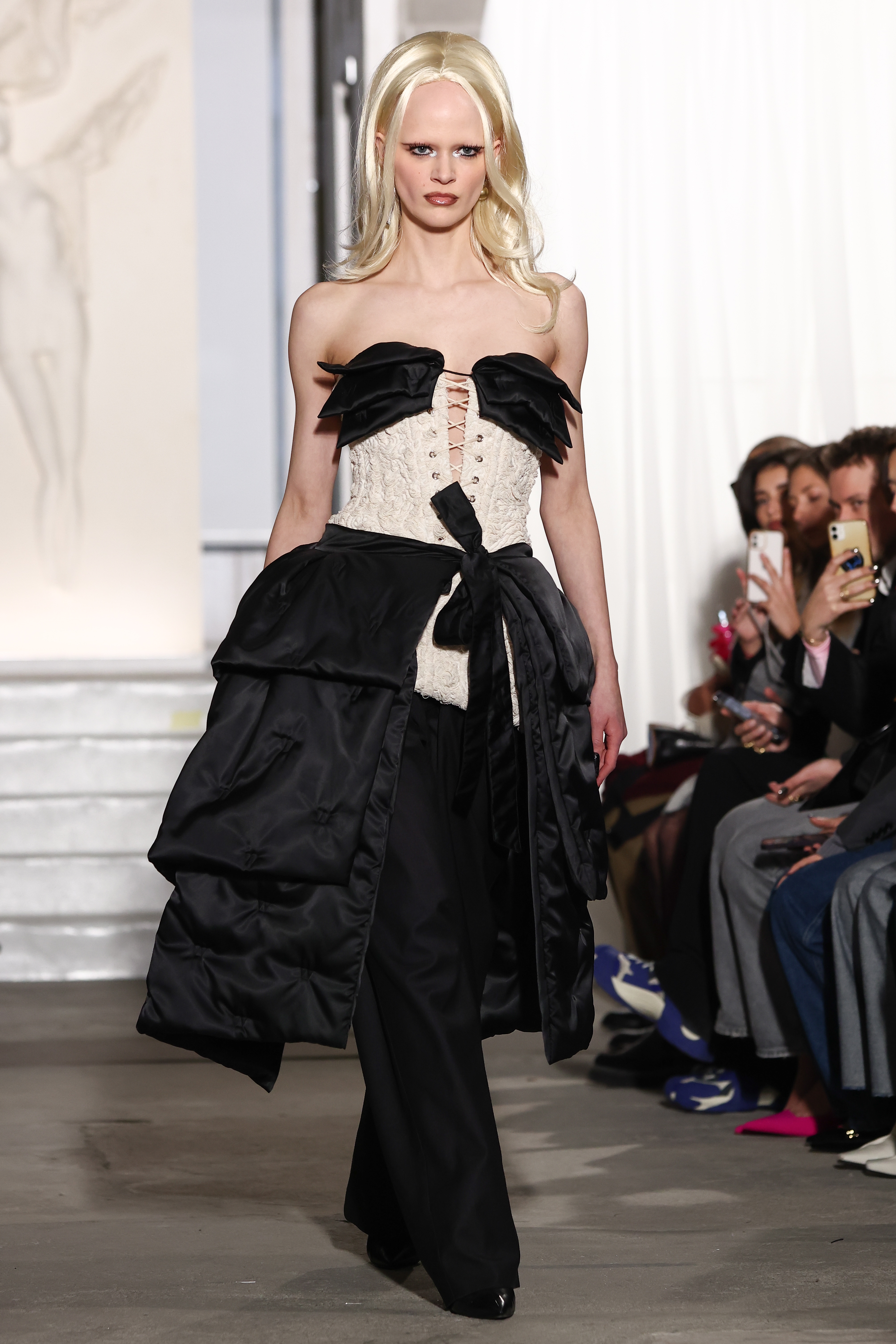 国际时装秀女装秋冬,2018巴黎时装走秀款女装春夏系列