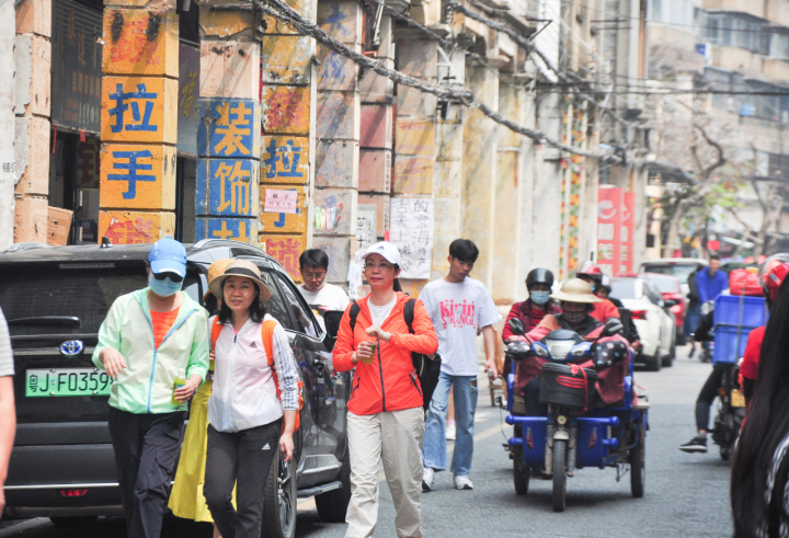 杭州人排队去江门“狂飙”！旅游产品“蹭热度”能火多久