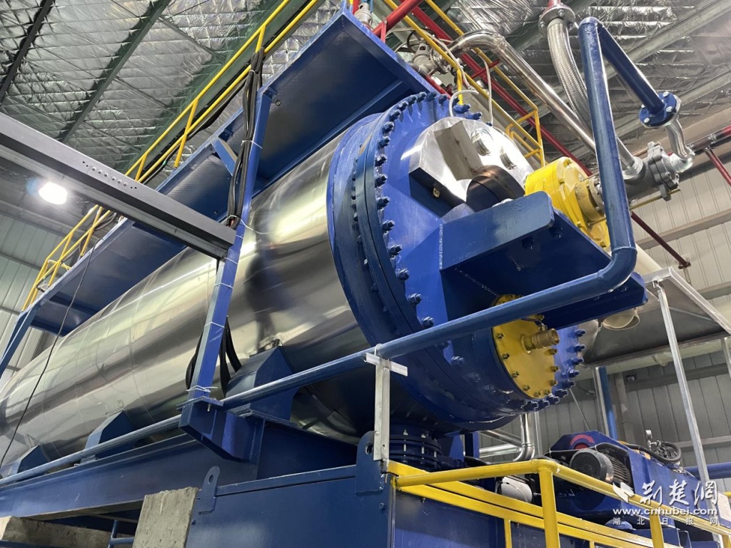 湖北恩施地区大型养猪场,恩施农村大山里养猪