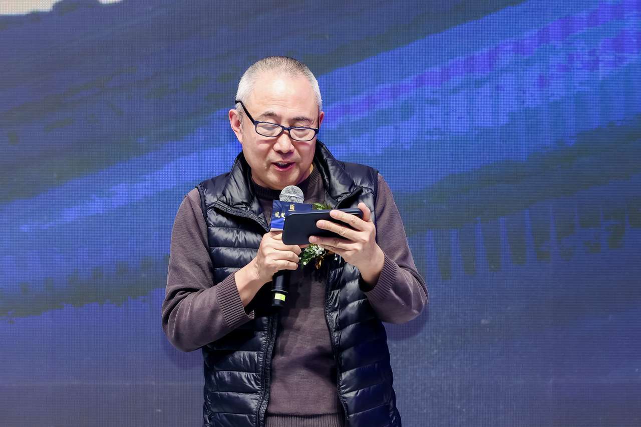 第四届凤凰作者年会在南京举办，“金凤凰”奖获得者及首屇“凤凰书评奖”揭晓