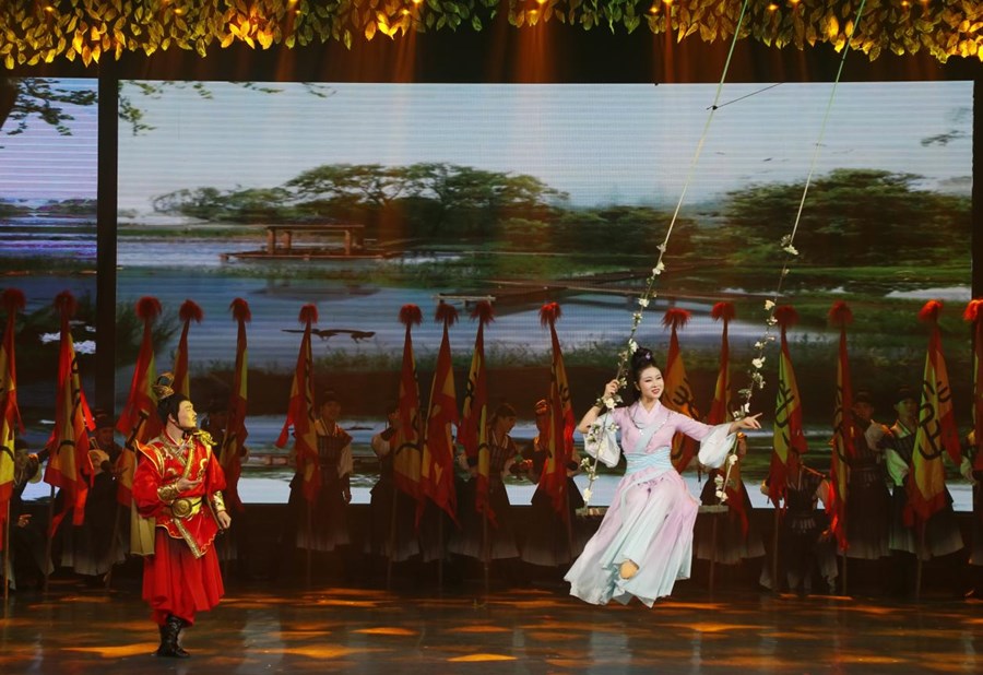 江职：扎根荆楚大地助力文化“走出去”