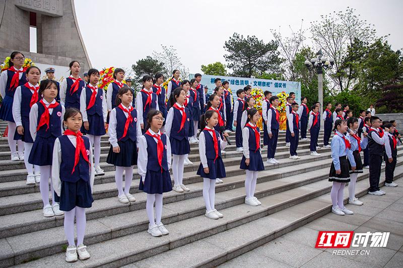 清明祭英烈传承红色基因宣传视频,传承红色基因清明节祭英烈寄语