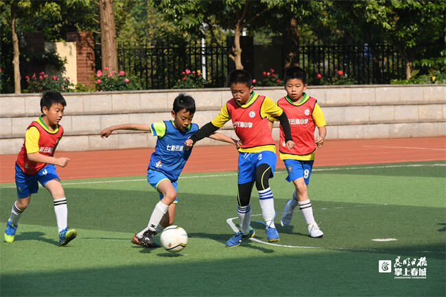 师专附小校园足球联赛比赛,七彩云南校园足球联赛