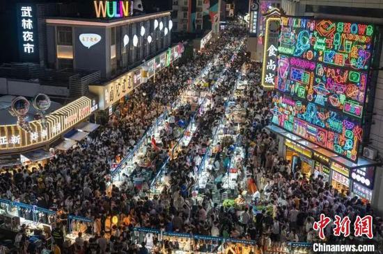 杭州摆摊一个月能挣多少,杭州摆摊一晚赚9000