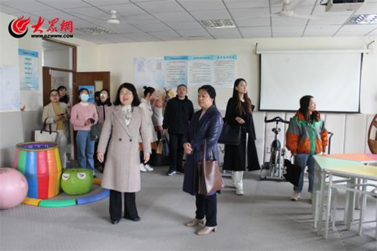 临朐南苑小学和临朐第一实验小学,县教育考察团来我校