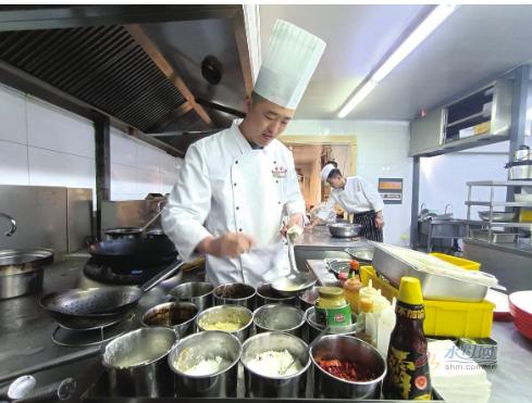 五一我在岗我为群众办实事,五一我在岗诗歌