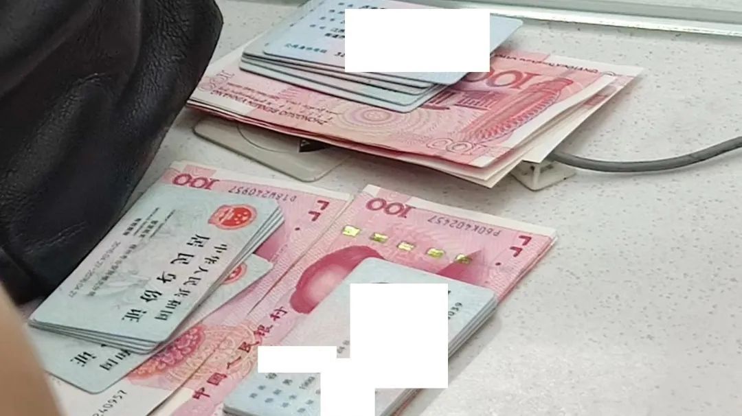 男子掏出1300张身份证都是真的,1000多张身份证