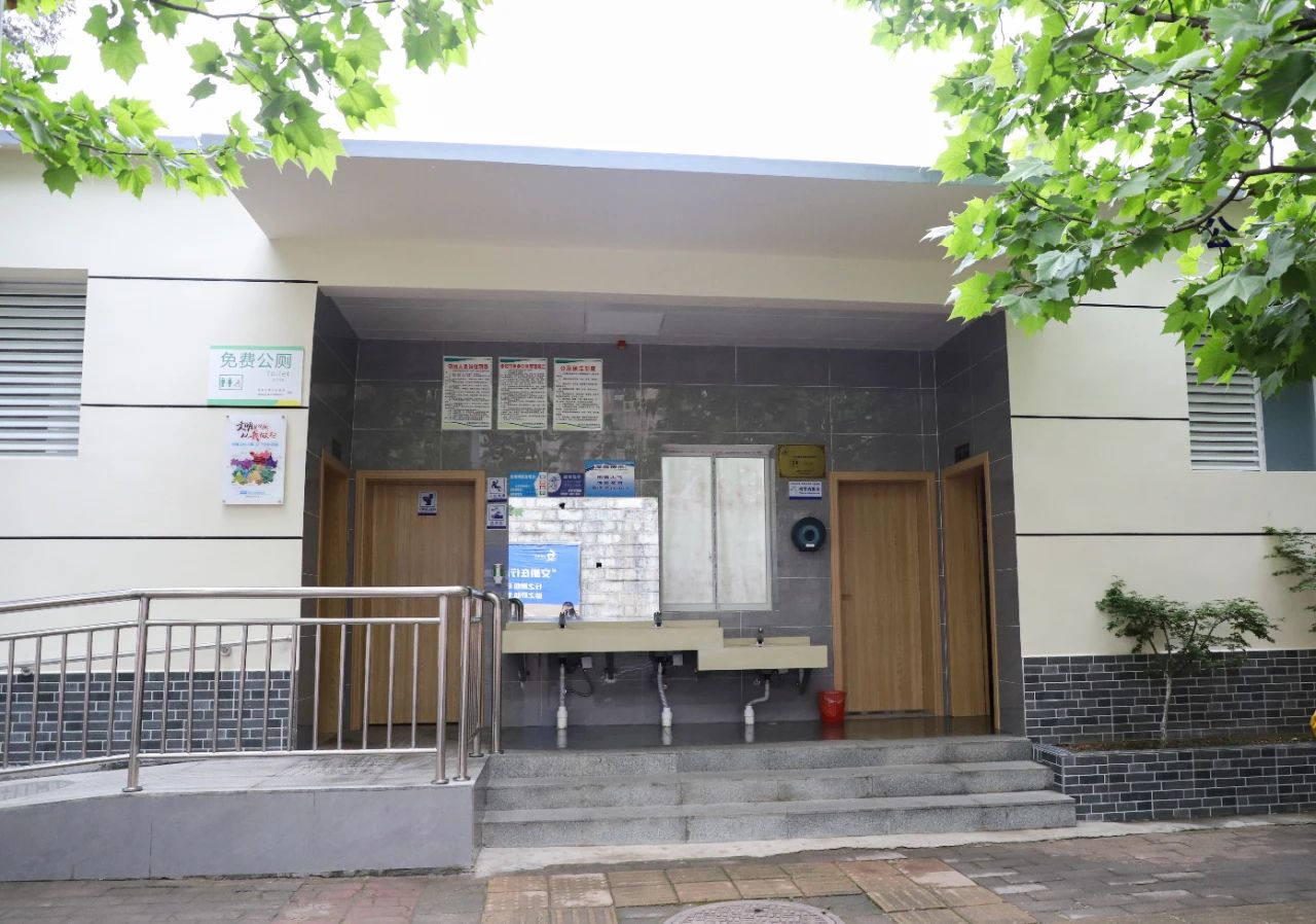小厕所大民生公厕里的温暖,小公厕大文明