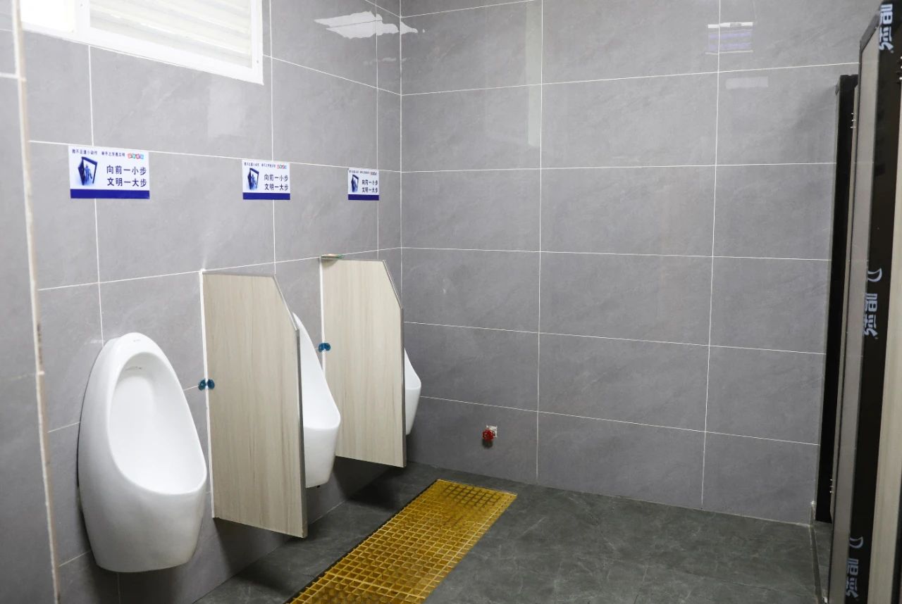 小厕所大民生公厕里的温暖,小公厕大文明