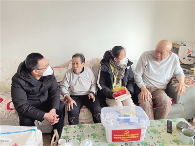 呼伦贝尔党群连心桥,真情慰问暖民心构筑警民连心桥