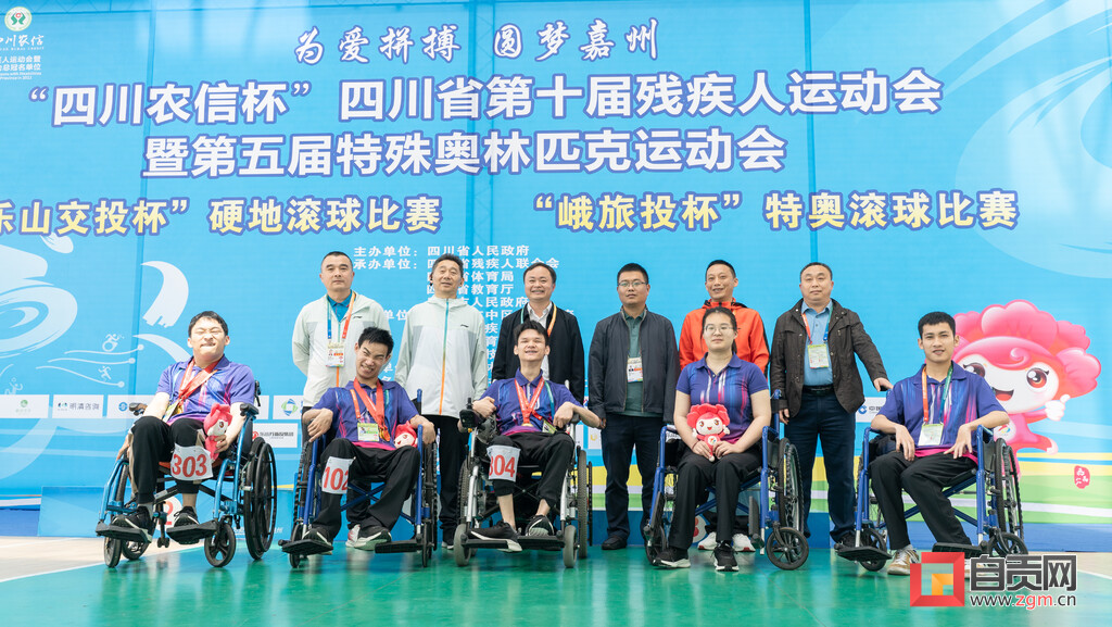 省残运会冠军跨界当主播和女友搭档推销家乡特产冷吃兔