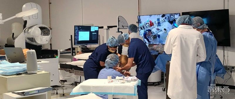 马斯克脑机接口进入人体实验阶段,马斯克脑机接口今年完成首次植入