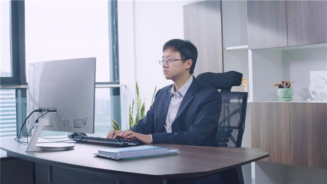 新征程新奋斗｜王少白：从海归博士到专啃“硬骨头”的科技公司创业者