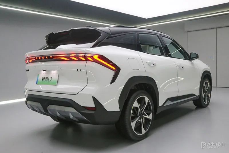 吉利银河l7全新suv沉浸式体验,吉利银河l7丐版增程版深度测评