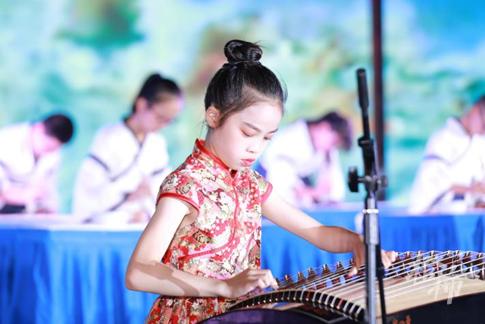 七彩童年迎春晚会,七彩童年幼儿园六一儿童汇演视频