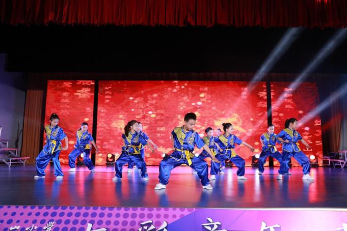 七彩童年迎春晚会,七彩童年幼儿园六一儿童汇演视频