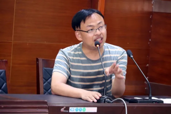 校园足球共同经历共同成长,校园足球共同经历一起成长