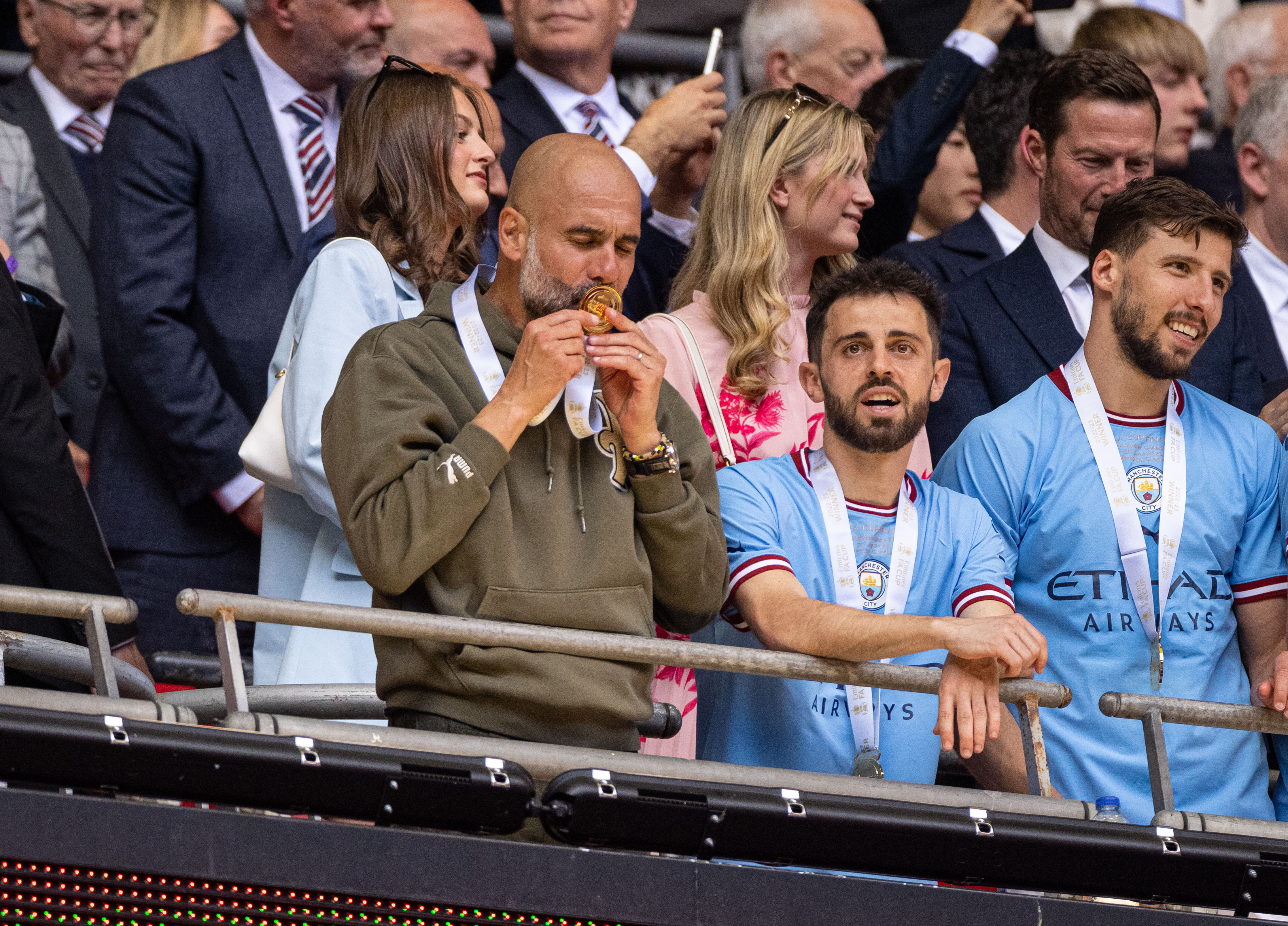 （体育）足球——英格兰足总杯：曼城夺冠