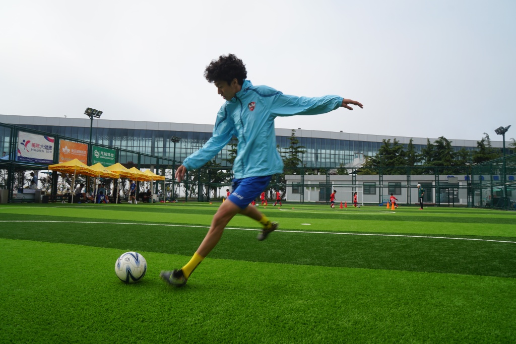 倒影|绿茵场上，三战高考