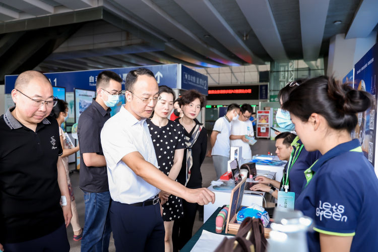 暑期亲子游精品一站式了解！深圳20多家旅游企业齐聚深圳北站游客中心