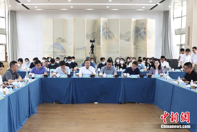 为了40个藏族孩子，主流声音激荡向善的力量