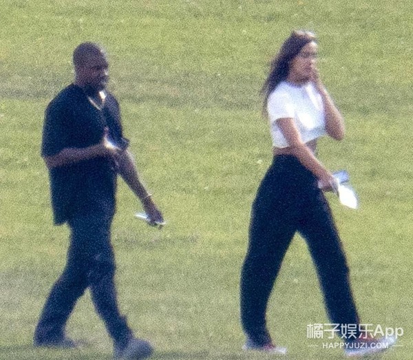 又来作妖了？比起谈恋爱，他只是想找人和自己穿情侣装吧？