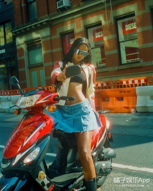 又来作妖了？比起谈恋爱，他只是想找人和自己穿情侣装吧？