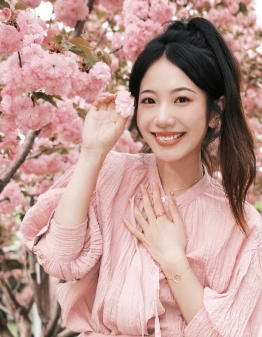 适合情侣戴的饰品施华洛世奇,施华洛世奇梦幻月光水晶手镯