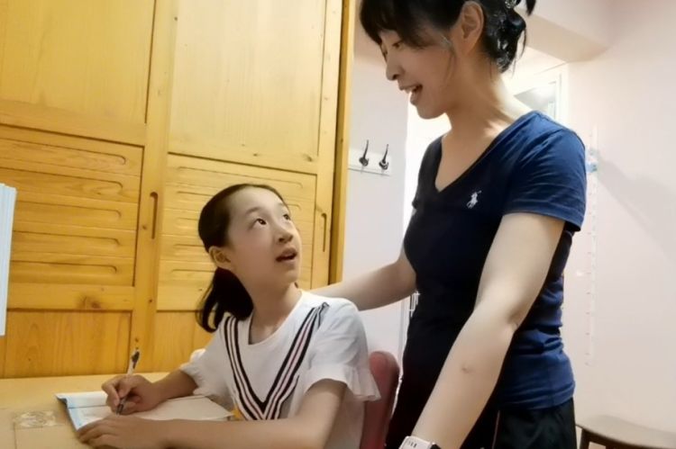 校园心理活动日,阳光心理快乐成长心理活动课