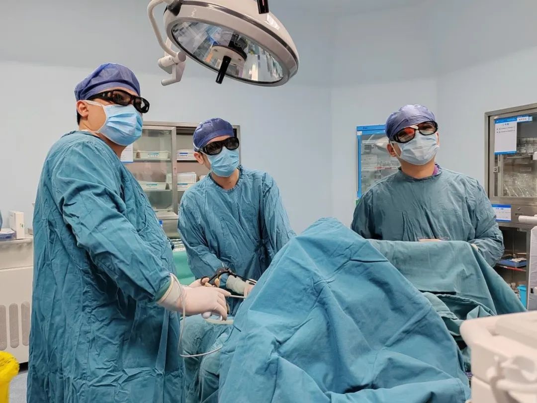 肝区后背疼和腰肌劳损有关系吗,怎么区分是肝痛还是腰肌劳损