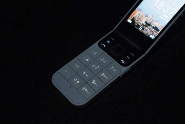 诺基亚翻盖功能机2660flip,2023诺基亚翻盖机