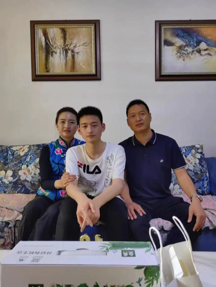 郎铮被什么大学录取,四川郎铮639的成绩能上北京大学吗