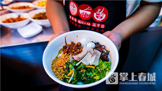 云南米线为什么叫过桥米线,正宗云南米线天下第一