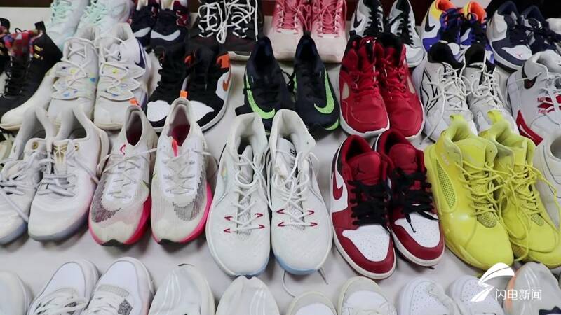 2名小伙偷七十多双名牌鞋,两小伙偷名牌鞋