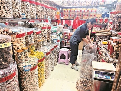 喝一天中药的变化,喝中药一天喝100毫升会多吗