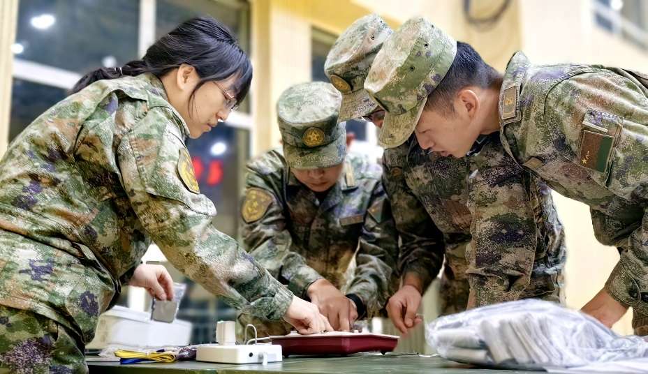 【红色军医边关行】搭平台送技术强纽带陆军军医大学新桥医院高原边防巡诊搭建健康“心桥”