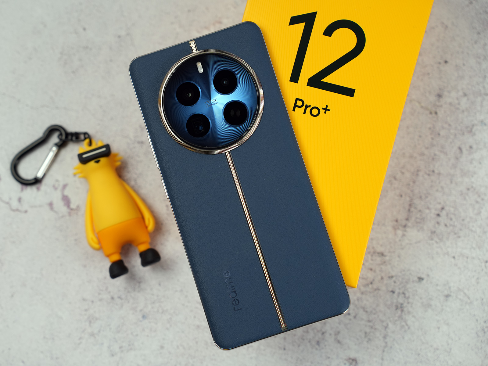 真我12pro中端颠覆者价格,真我12Pro+或搭载潜望式长焦