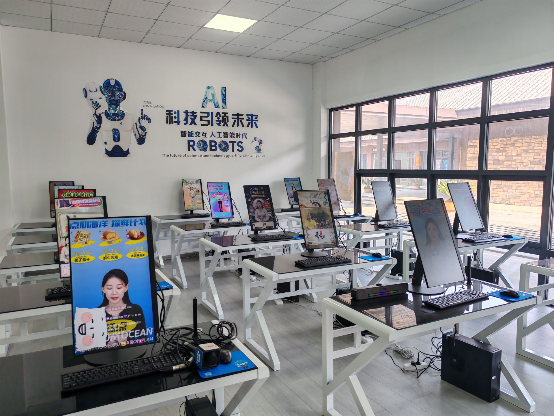 《江*风汉**》求职考察团将带大家实地探访，走进荆州市径唯客云科技有限公司！