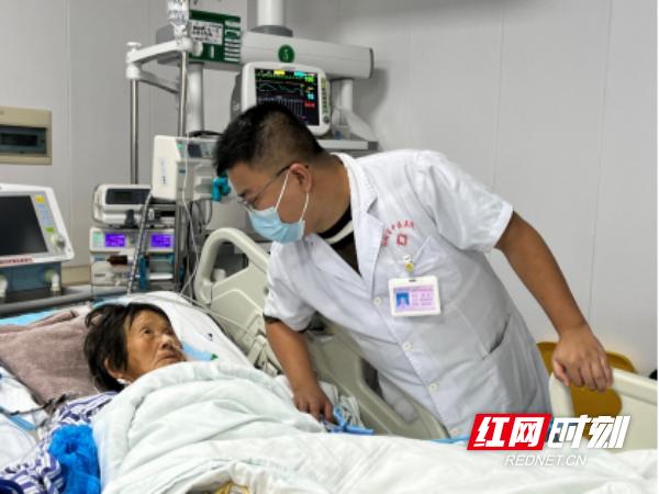 生死线上的“守门人”——记邵阳市中医医院重症医学科