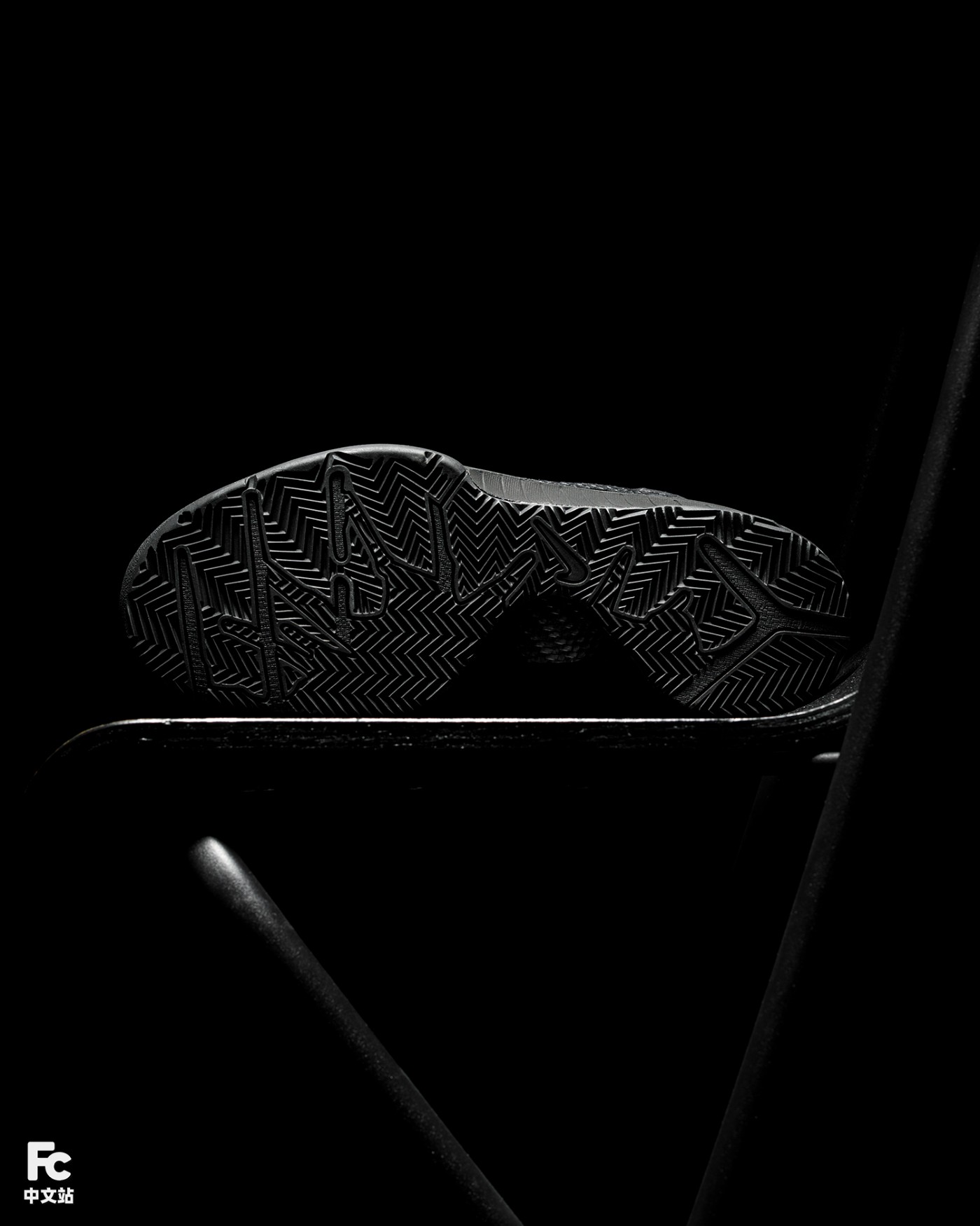 科比4黑曼巴复刻配置,科比4复刻黑曼巴预计售价